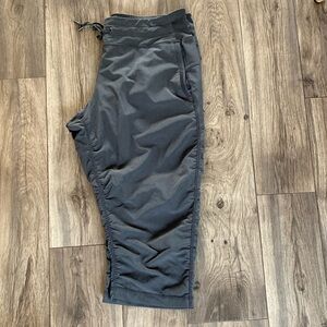 Ladies Kirkland Brand Active Capris Size Large